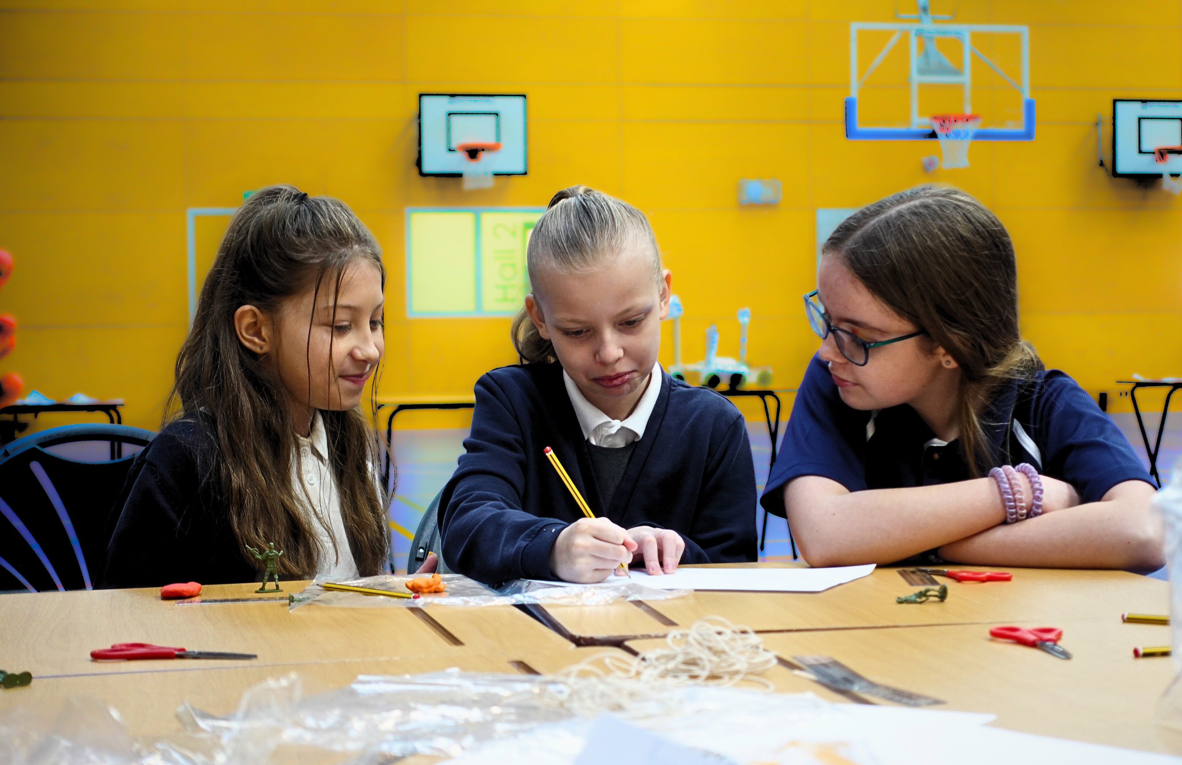 Noel Baker Science Fair Mar26 pupils working at table